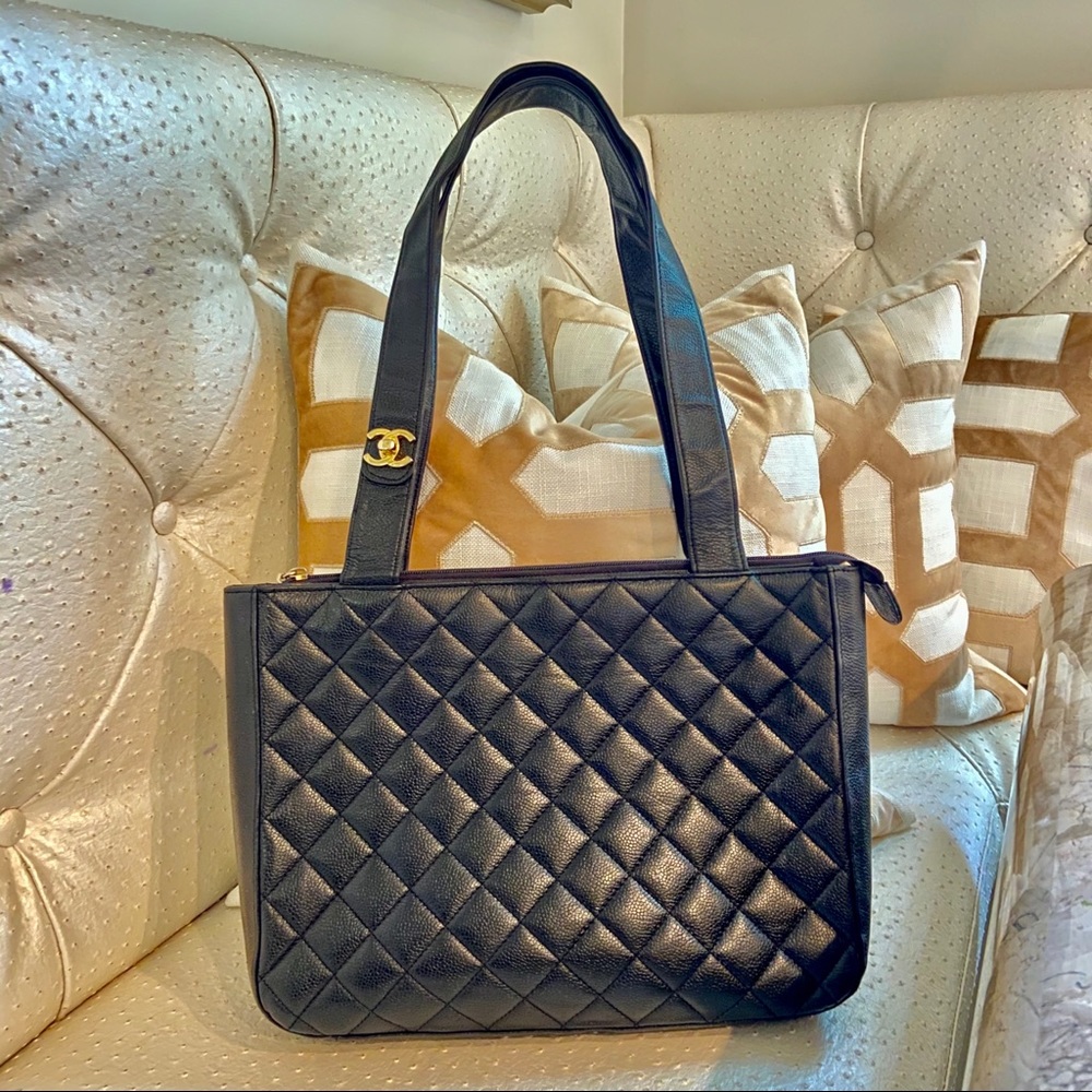 HP 2X 🎉 Chanel CC Logo Turnlock Caviar Tote